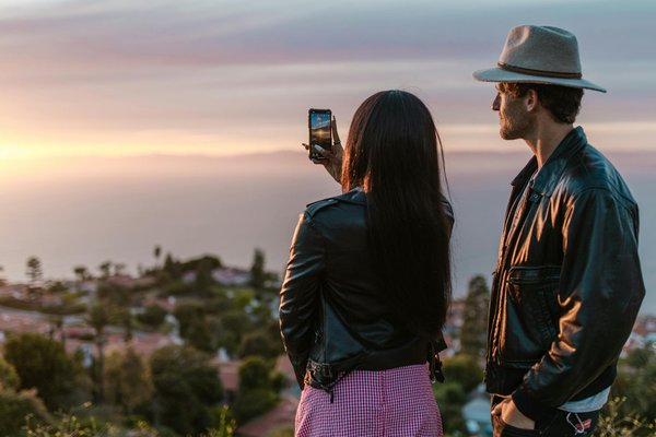 Comment organiser une randonnée pour découvrir les geysers de Yellowstone, USA?